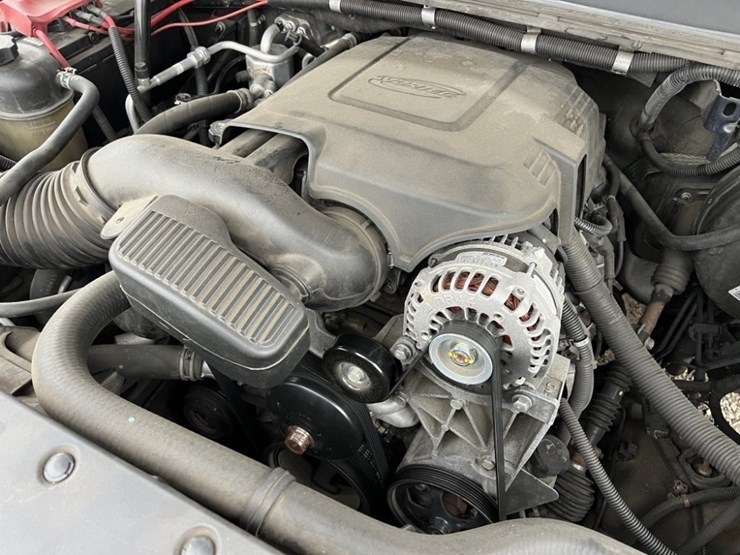 2014-chevrolet-tahoe-image-11