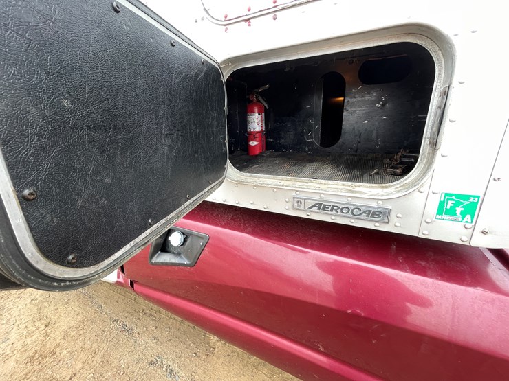 2012-kenworth-t660-image-28