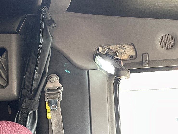 2012-kenworth-t660-image-56