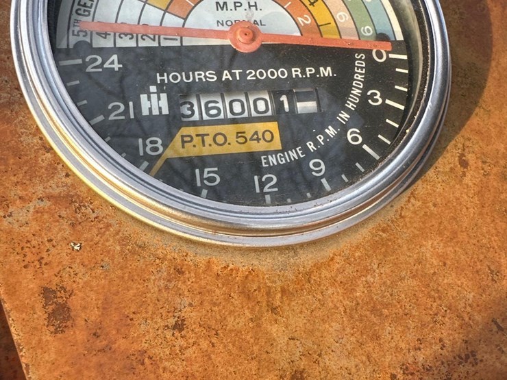 farmall-340-diesel-(sn#-7132)-(hess)-image-14