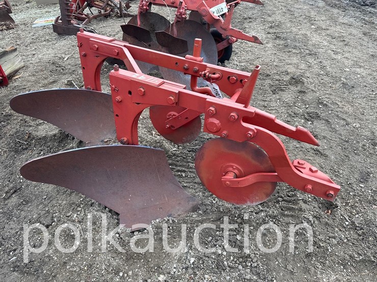1pt-fast-hitch-2-bottom-plow---14"-(hess)-image-1