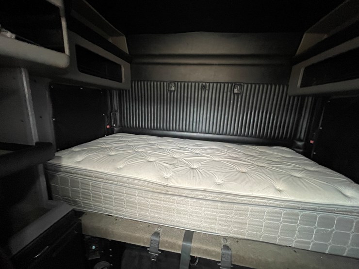 2012-kenworth-t660-image-50