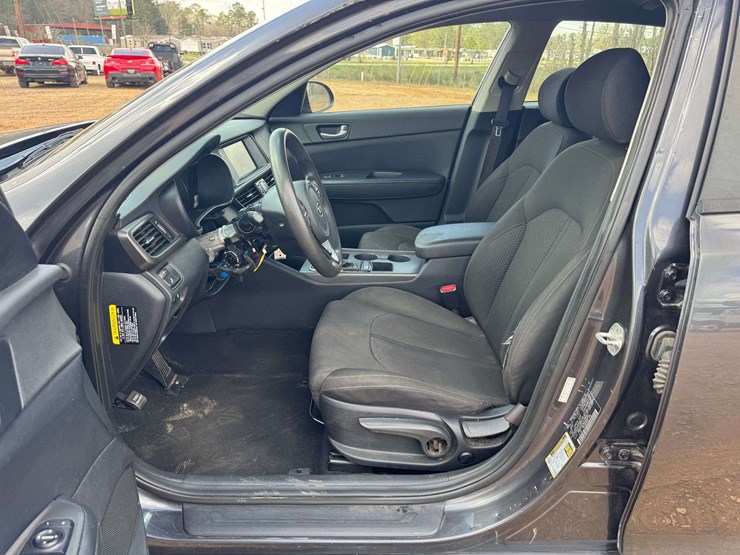 2018-kia-optima-fe-4-door-sedan---170,128-miles-image-10