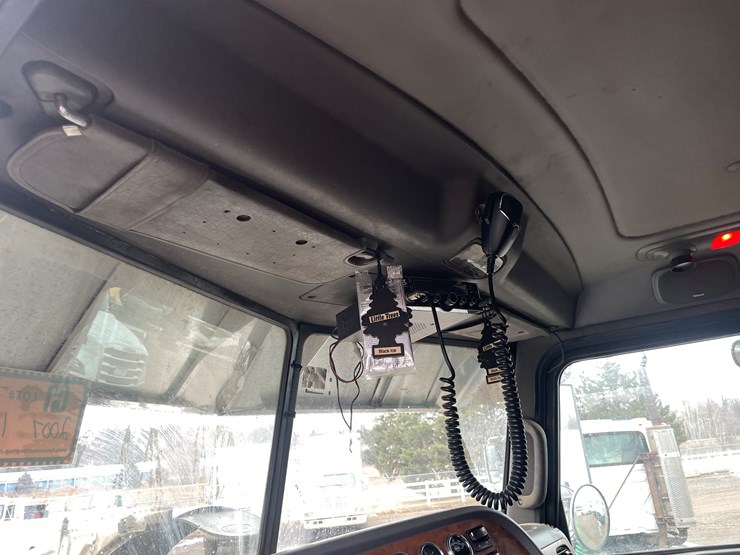 2007-peterbilt-379-image-38