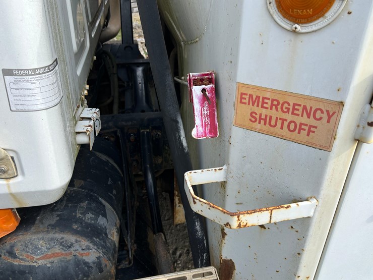 1999-mack-ch613-image-10