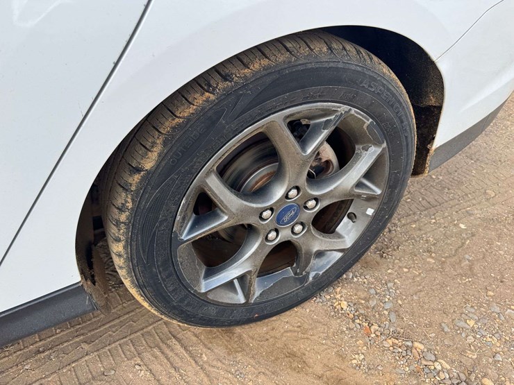 2013-ford-focus-se-4-door-sedan---108,467-miles-image-25