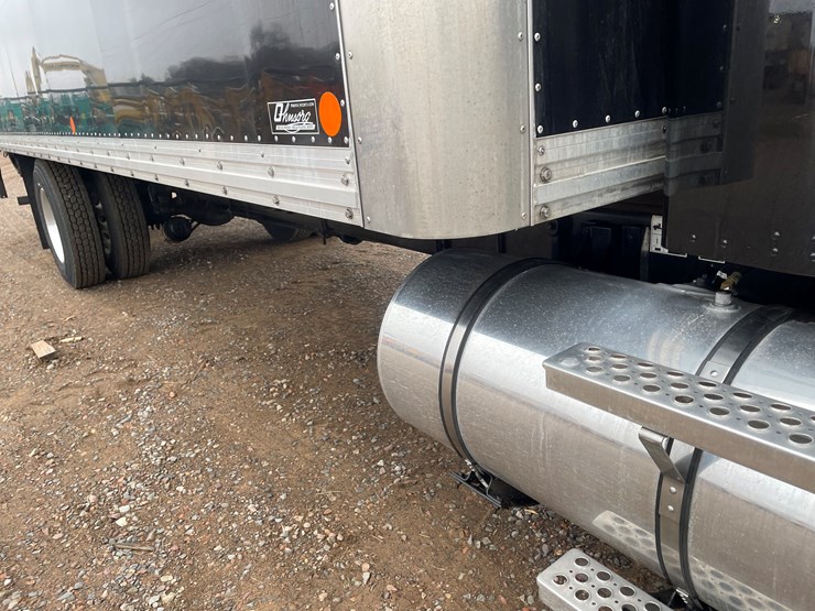 2022-kenworth-t370-image-9