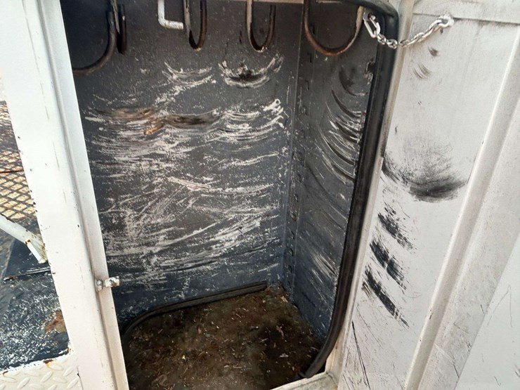 2013-dodge-ram-5500hd-image-24