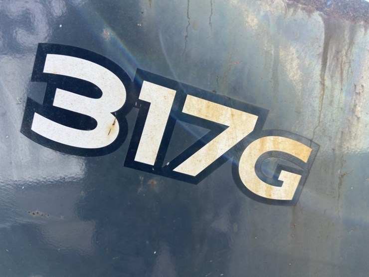 2023-deere-317g-image-17