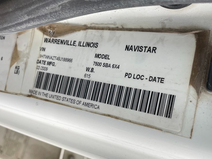 #1037-•-2009-international-navistar-fuel-truck-(has-mn-title)-image-71