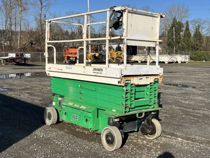 2016-jlg-2646es-image-2