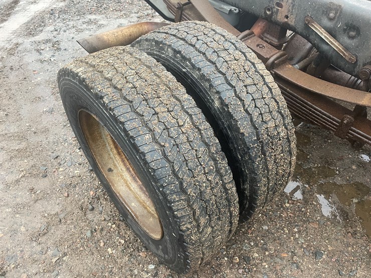 2013-ford-f550-image-7