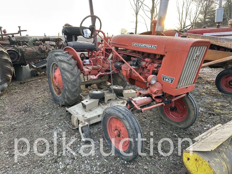 farmall-140-(sn#-25632)-(hess)-image-4