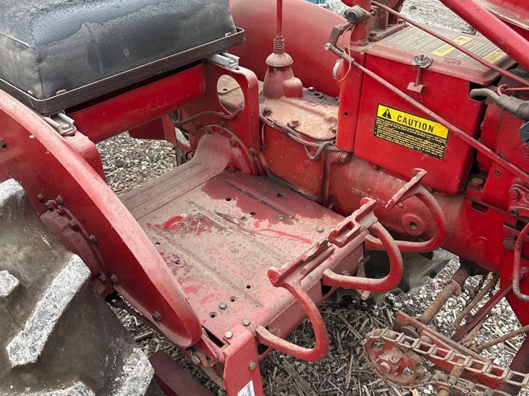 case-ih-140-image-9