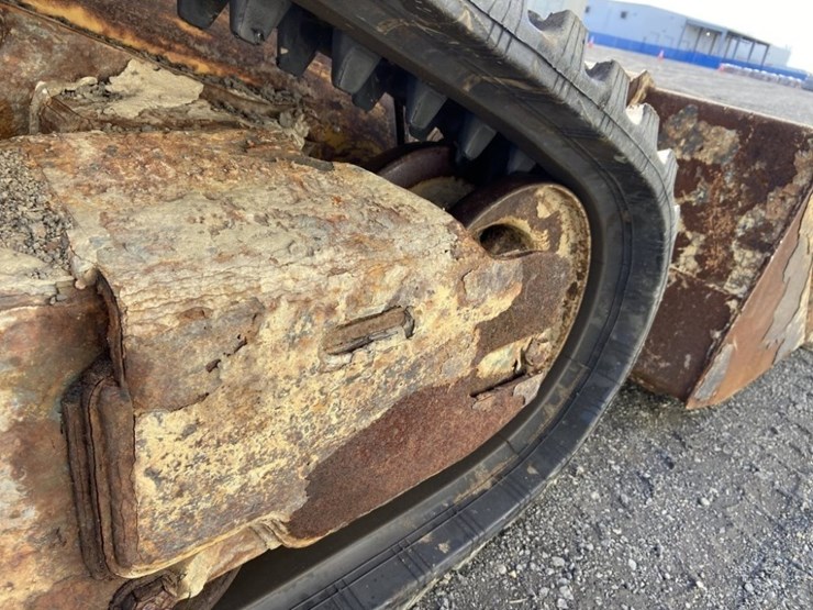 2023-deere-317g-image-14