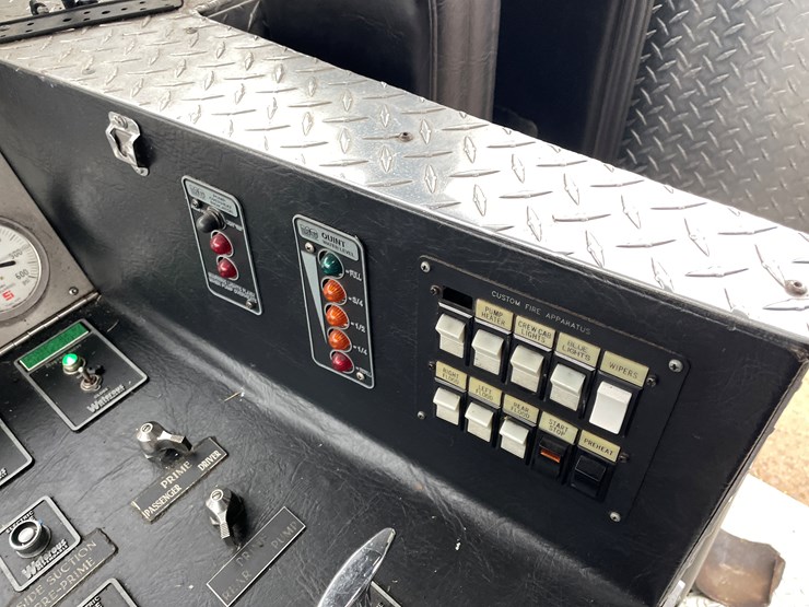 1991-peterbilt-377-image-35