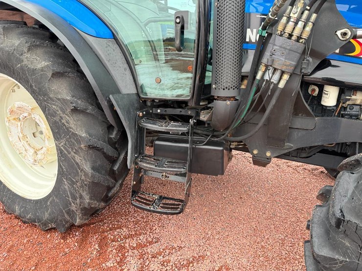 new-holland-ts115a-image-17
