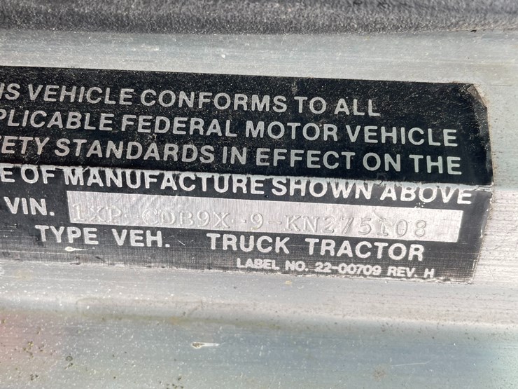 #1041-•-1989-peterbilt-flatbed-truck-tractor-(has-mn-title)-image-34