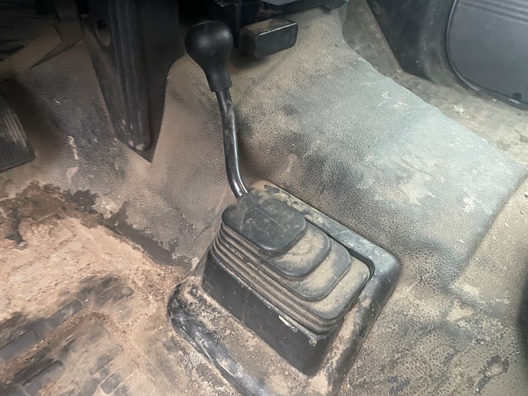 2013-ford-f550-image-28