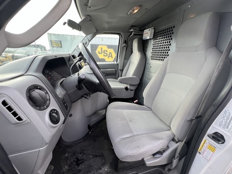 2012-ford-e350-image-29