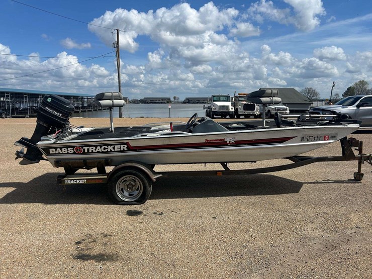 1988-bass-tracker-tx17-aluminum-bass-boat-image-5