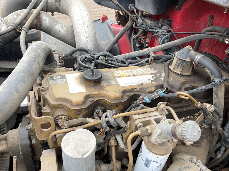 2000-freightliner-fl60-image-38