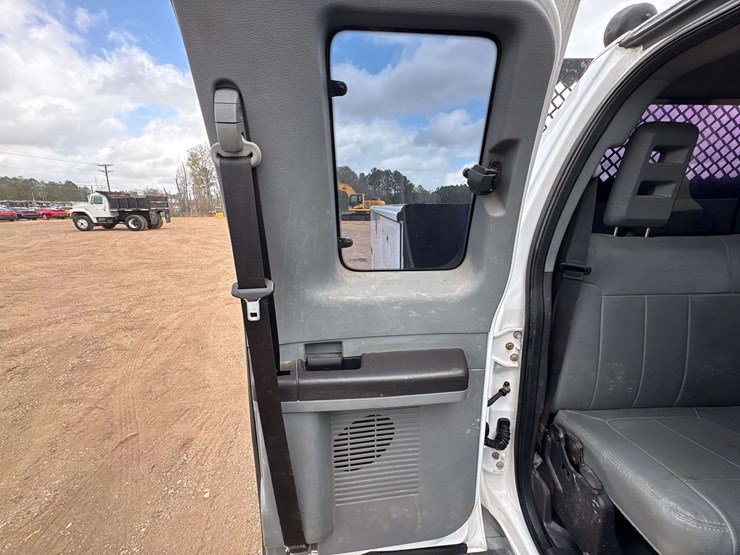 2001-ford-f450-image-18