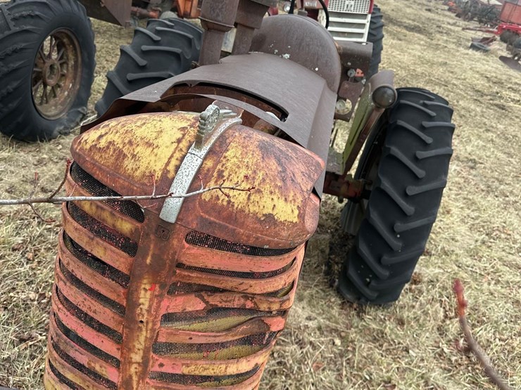 massey-ferguson-444-image-3