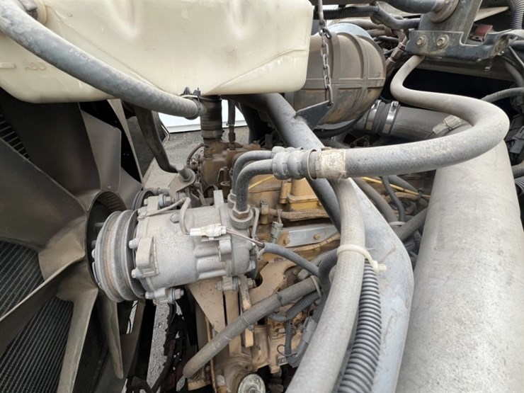 1995-ford-l9000-image-10