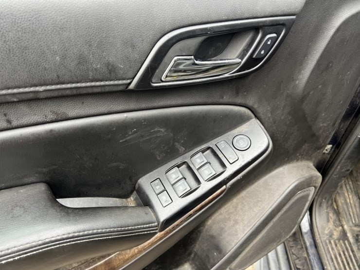 2015-chevrolet-tahoe-image-27