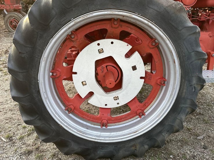 farmall-560-diesel-turbo-(sn#-5?490)-(hess)-image-9