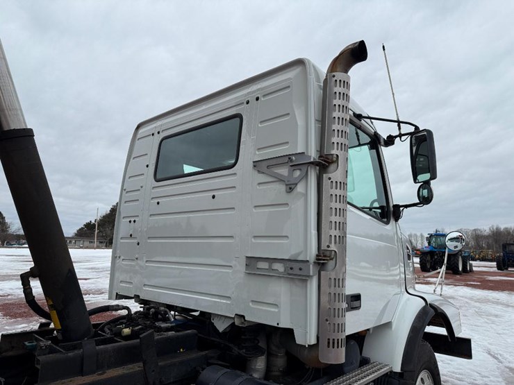 #280-•-lot-280-image-41