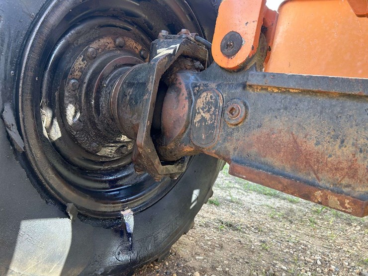 lull-644b-37-image-44