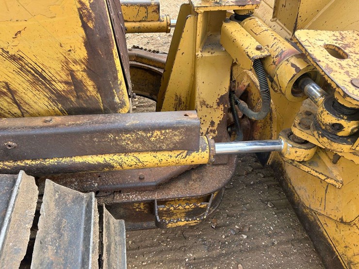 caterpillar-d4g-lgp-image-32