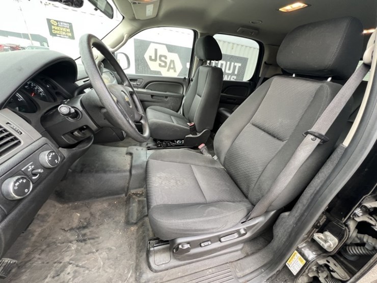 2012-chevrolet-tahoe-image-25