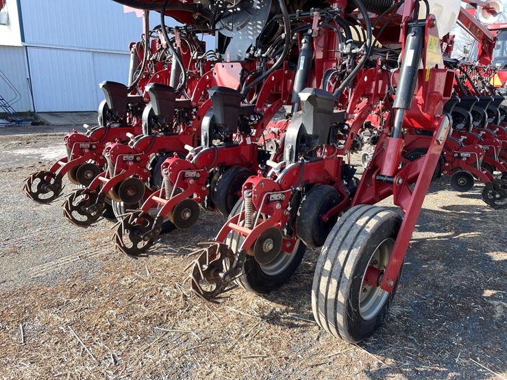 2020-case-ih-2150-image-36