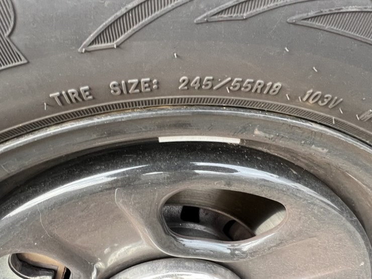 2017-ford-explorer-image-16