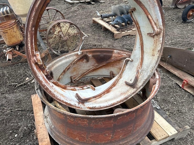 (2)-ih-38"-powerset-wheels-(wf)-image-2