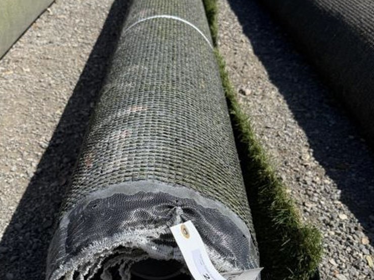 #261-•-15'-roll-of-turf---i-50-image-1