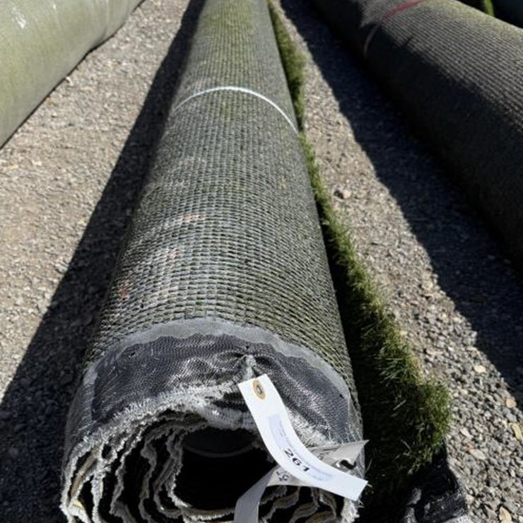 #261 • 15' Roll Of Turf - I-50