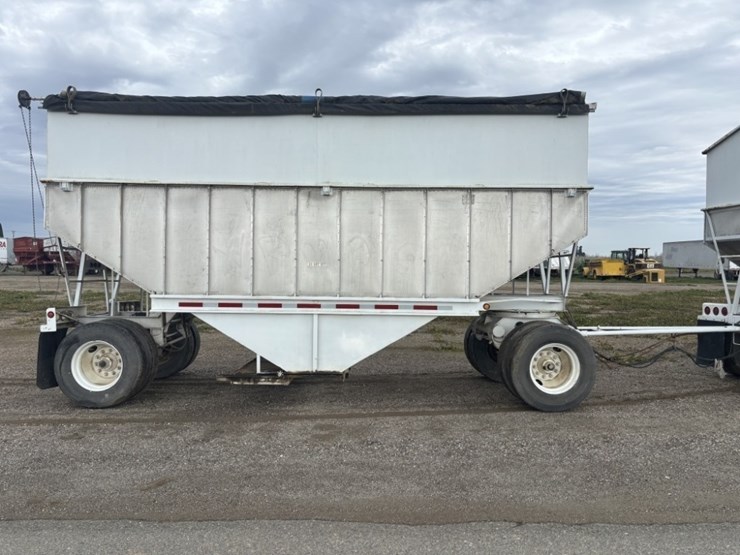 1974-titan-trailer-image-6