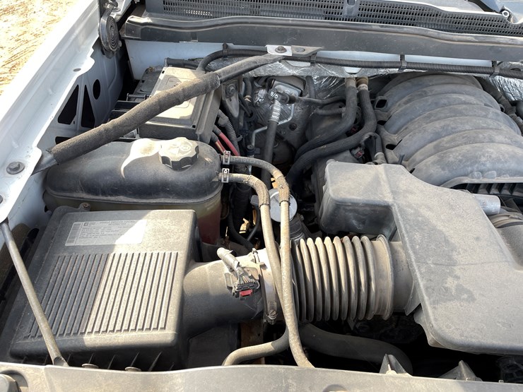 #1474-•-2014-chevy-silverado-pickup-truck-(has-mn-title)-image-26