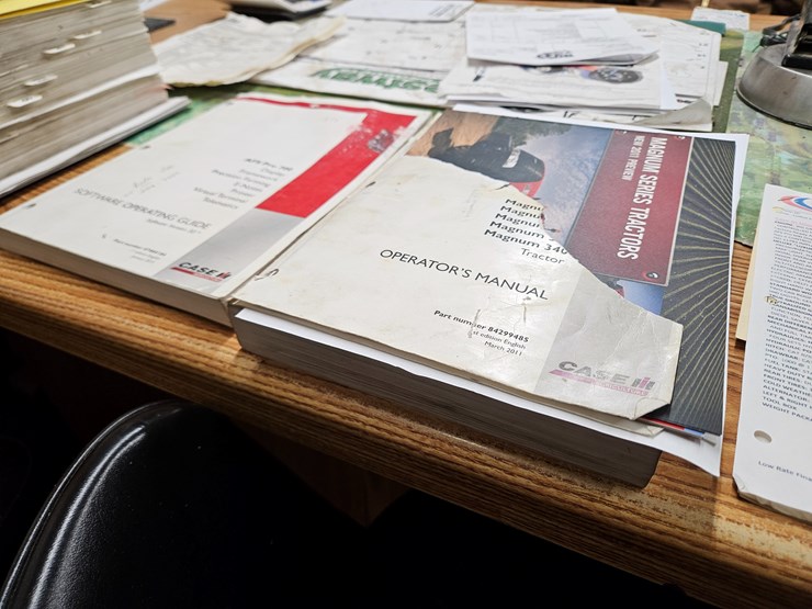 case-ih-magnum-315-image-96