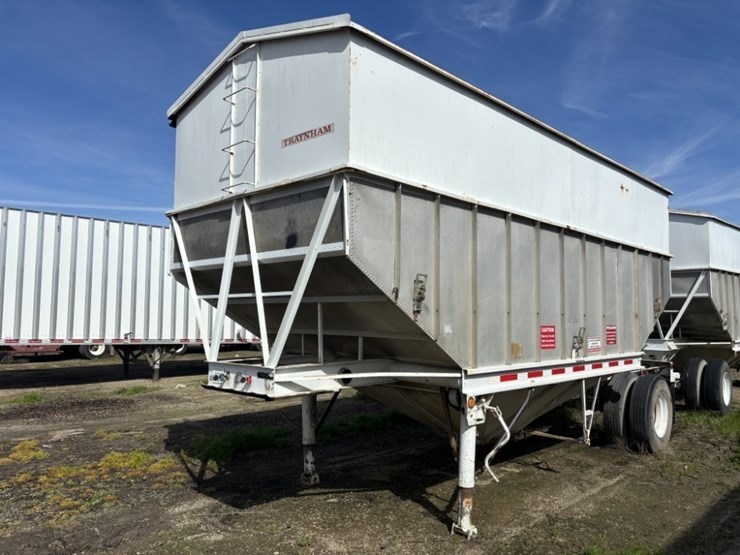 1974-titan-trailer-image-1