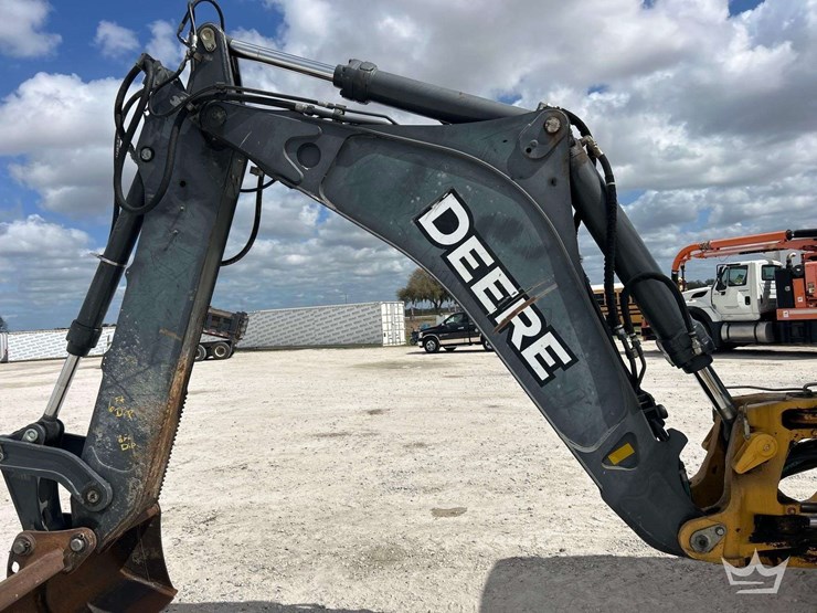 2015-deere-710k-image-21