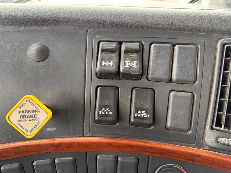 #280-•-lot-280-image-69