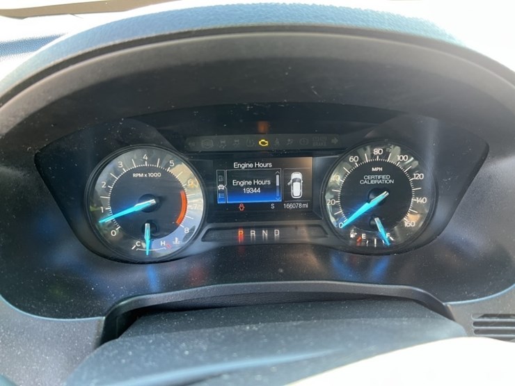 2016-ford-explorer-image-31