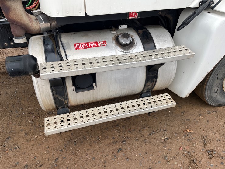 #1038-•-2005-freightliner-grain-truck-(has-mn-title)-image-43