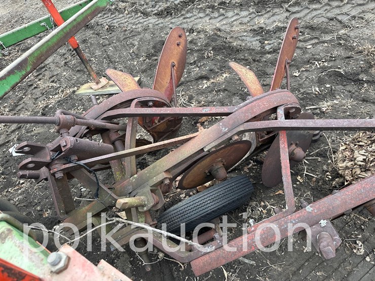john-deere-3-bottom-3pt-plow---16"-(hess)-image-3