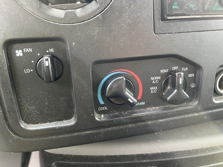 2012-ford-e350-image-34